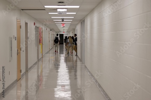 people in a school hallway (ID: 527709291)