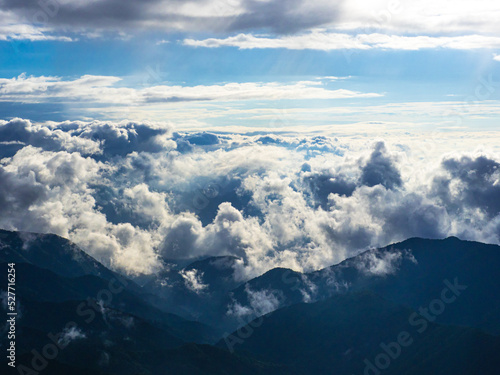 氷ノ山山頂 湧く雲