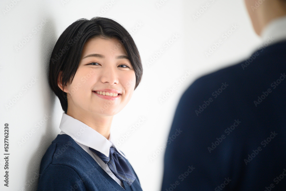 Improved image of student after-school couples Improved image of student after-school couples