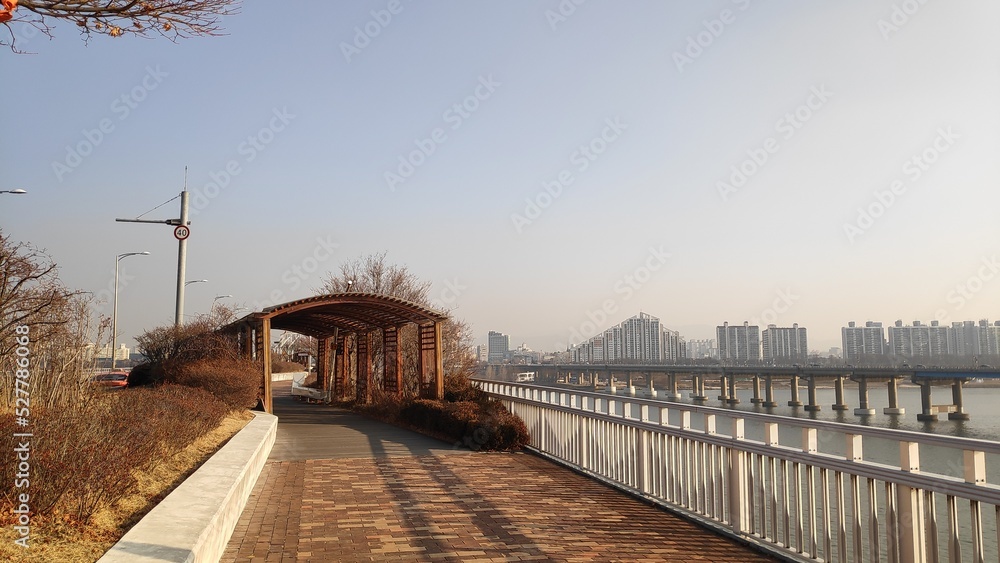 Obraz premium railway bridge at sunset seoul