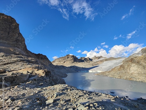 Lac et Glacier du Grand méan - Bonneval sur Arc - Alpes - France