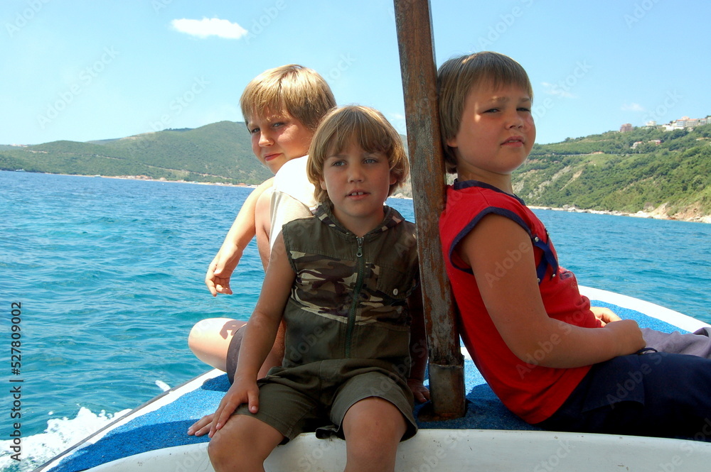 Fototapeta premium children on the boat