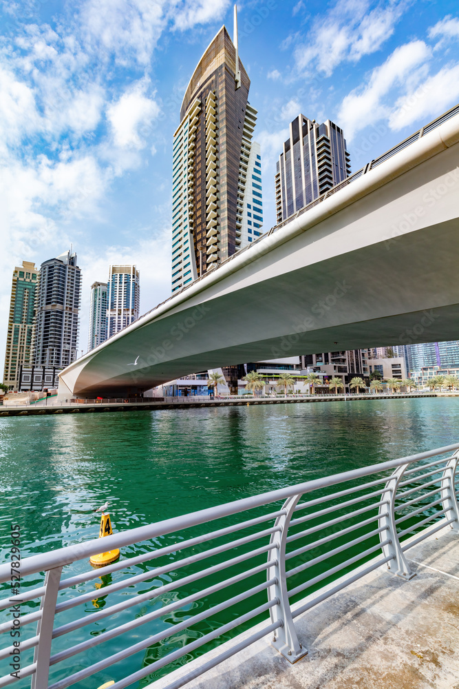 Naklejka premium Bridge over Dubai marina in UAE.