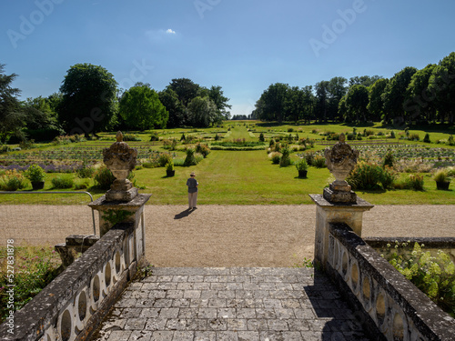 jardin du château de Valençay dans l'Indre en France photo