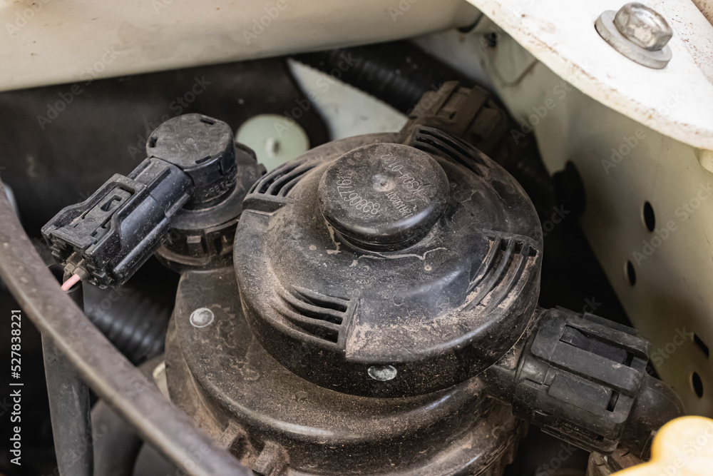 A device for purging the fuel in the vehicle's system. A device for purging the fuel in the vehicle's system.