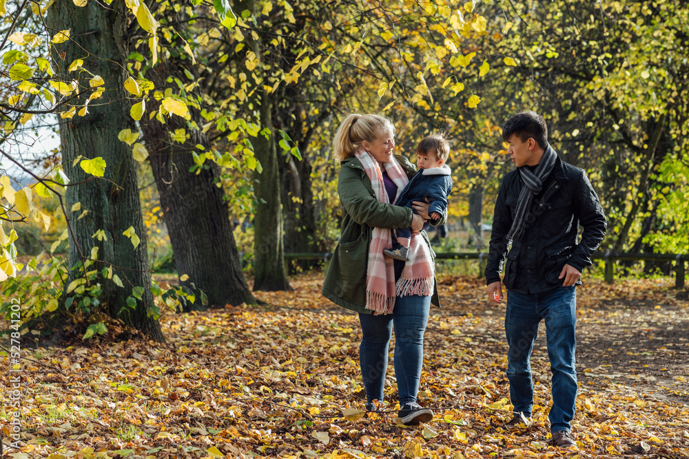 Obraz premium Exploring Nature in Autumn