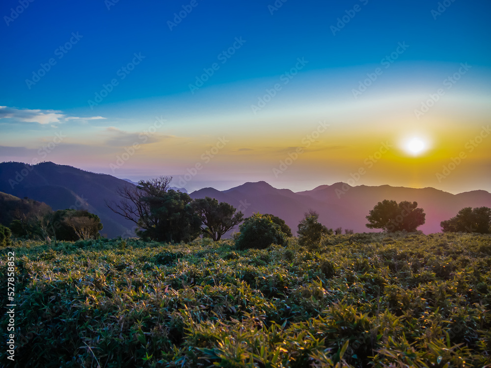 夏の伊豆半島　高原から見る夕景