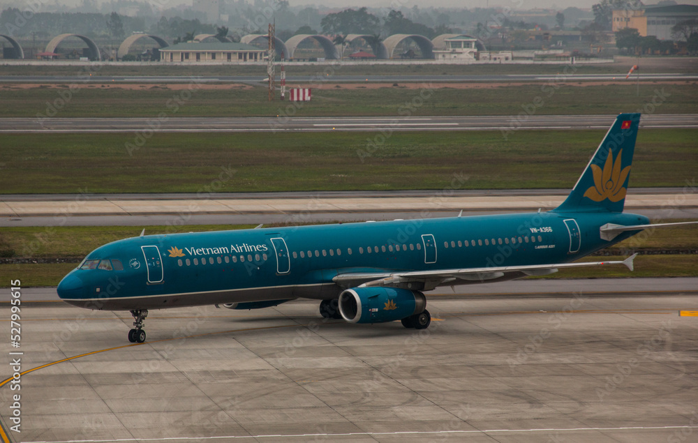 Airbus A321 of Vietnam Airlines at the Hanoi airport, Vietnam Stock ...