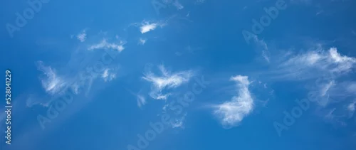 Obraz niebieskie niebo z chmurkami , blue sky	