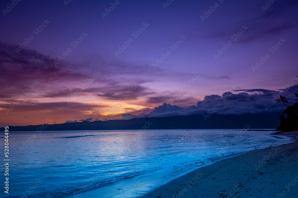 Fototapeta premium Fiji early morning sunrise