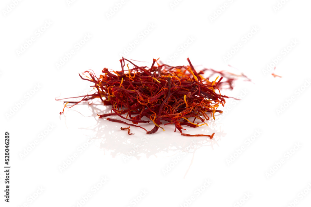 Fototapeta premium Dried saffron spice isolated