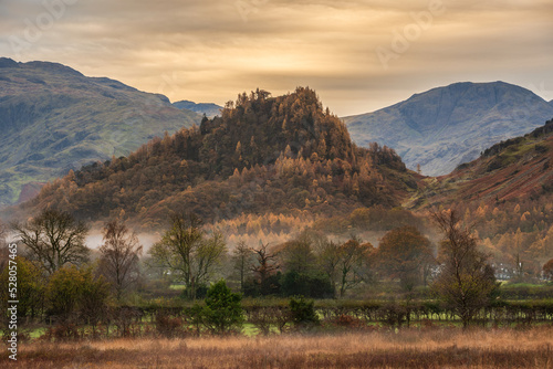 Stunning Autumn landscape s...
