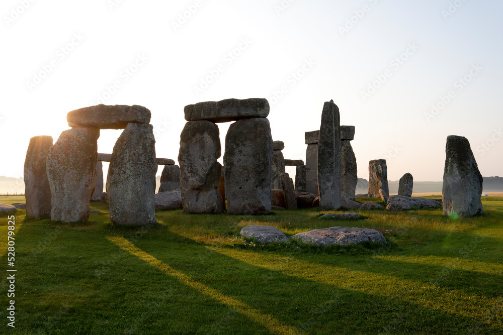 Naklejka premium Stonehenge rocks outside sunrise mornings