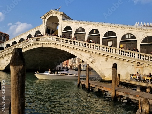 rialto bridge in Venice 