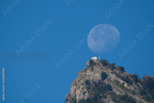 Cumiana - La Luna sul monte Tre Denti