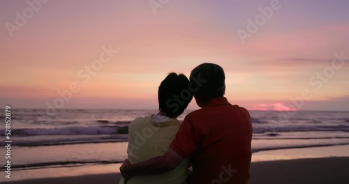 silhouette elderly couple chatting