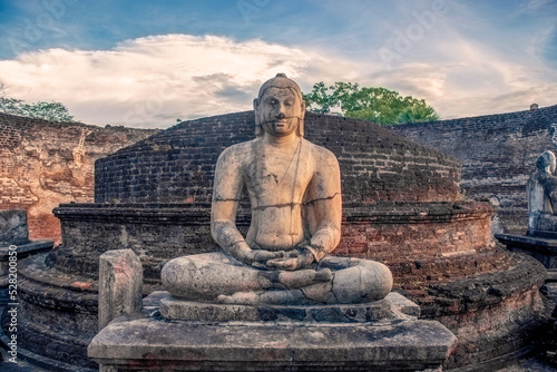 Photography Buddha sttatue at Vatadage, Polonnaruwa, Sri Lanka