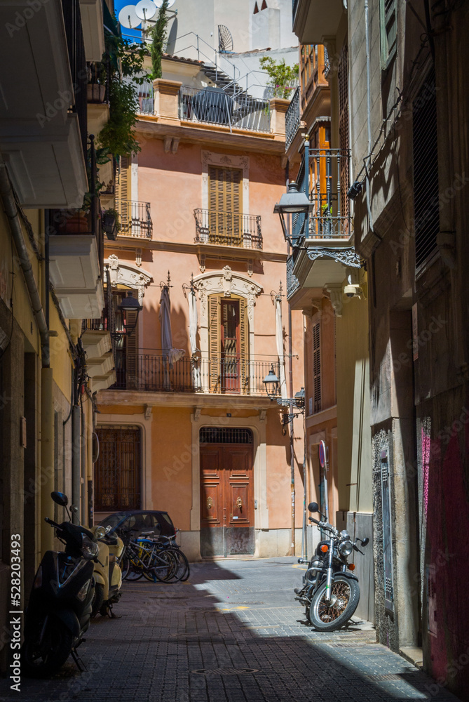narrow street spain Palma