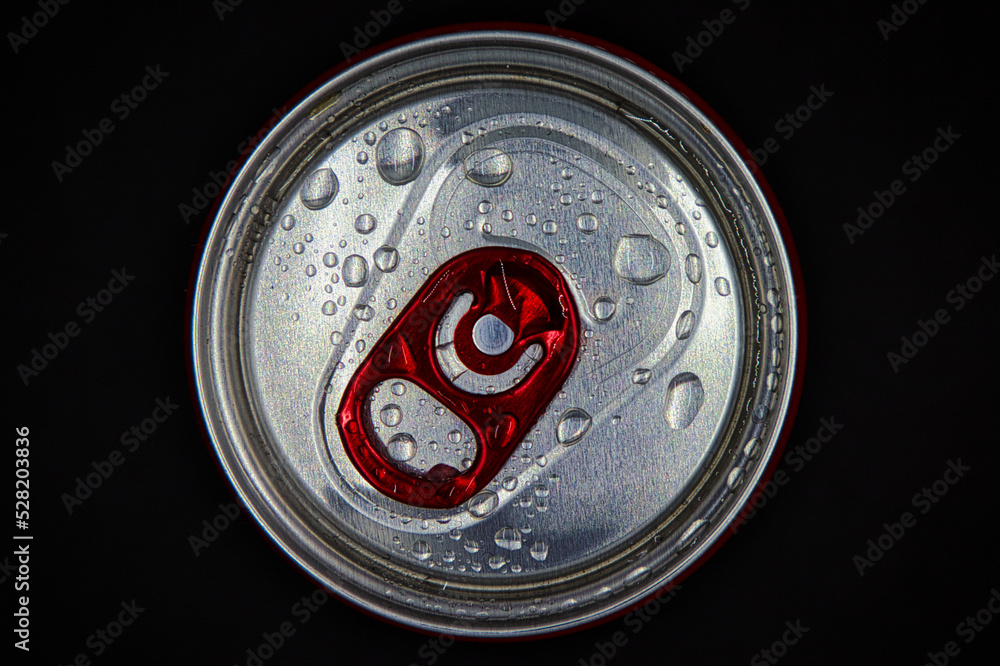 Erfrischung - Dose - Getränk - with copy space - beverage can from above - soda can Erfrischung - Dose - Getränk - with copy space - beverage can from above - soda can