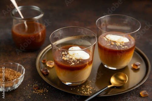Slika na platnu Butterscotch Budino dessert