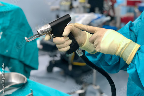 Tableau sur toile Electrical sternum saw during open heart surgery.