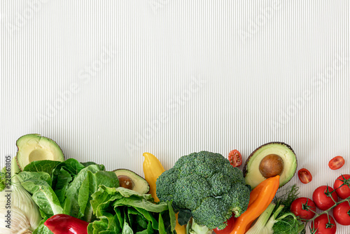 Fototapeta Naklejka Na Ścianę i Meble -  Organic fresh vegetables on white background, flat lay.