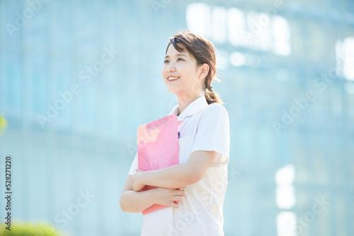 白衣の女性(看護師・歯科衛生士・サロン全般など医療イメージ) Free Download 白衣の女性(看護師・歯科衛生士・サロン全般など医療イメージ) - GFXLoad
