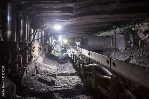 Cuadro en lienzo Closeup view of coal shrearer.
