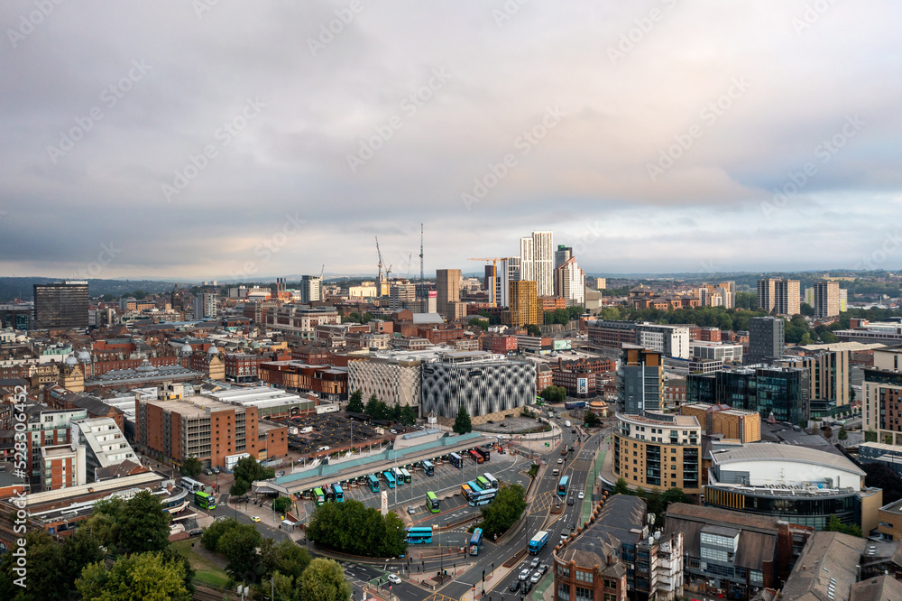 Obraz premium Aerial view of Leeds cityscape skyline with dramatic sky