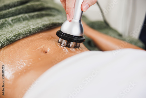 Konstfotografi Woman Enjoying Anti Cellulite RF Lifting Treatment