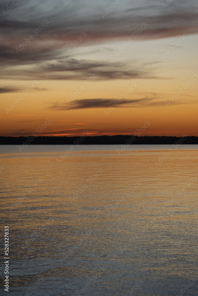 Atardecer a orillas del río 