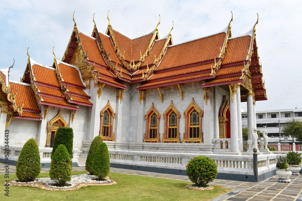 Wat Benchamabophit Dusitwanaram or marble temple, it is one of Bangkok's best-known temples and a major tourist attraction. Wat Benchamabophit Dusitwanaram or marble temple, it is one of Bangkok's best-known temples and a major tourist attraction.