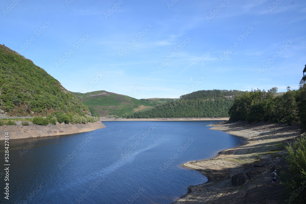 Fototapeta premium the reservoir at elan valley during the 2022 drought