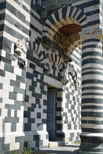 Fotografie Portail de l'église romane de Murato. Corse