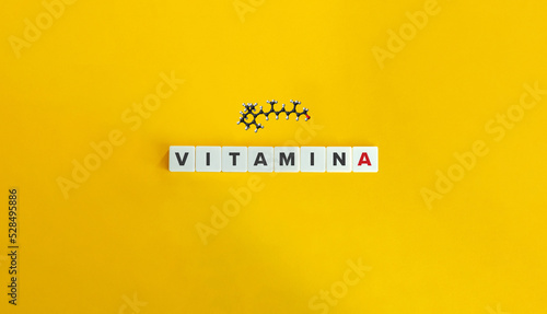 Foto Vitamin A Molecule and Banner