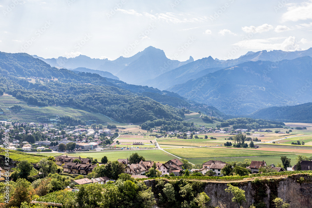 Vue depuis la Tour de Saint-Triphon à Ollon en Suisse