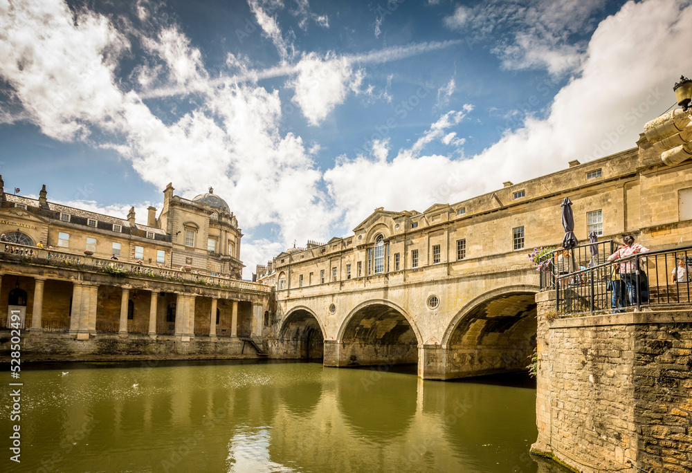 A view of Pultney Bridge in the historic city of Bath, England. 