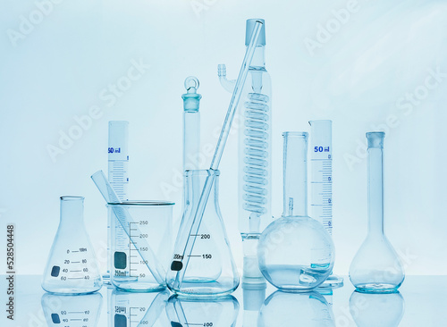 Фотография Photo of biochemistry glassware experiment