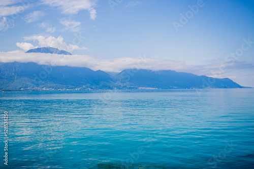 Fototapeta Naklejka Na Ścianę i Meble -  Le lac Léman à Montreux en Suisse
