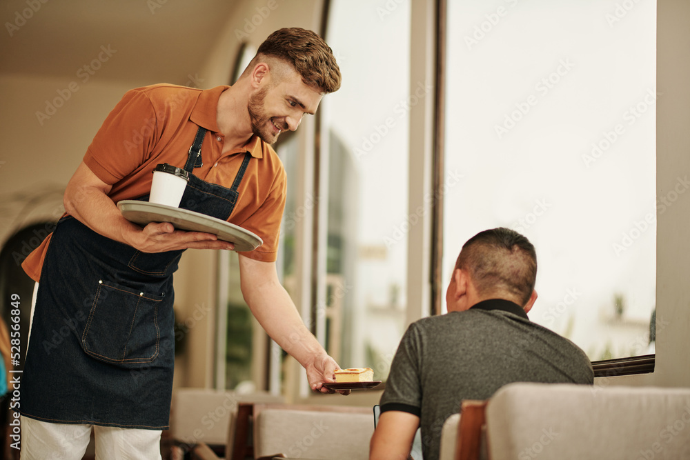 Obraz premium Waiter Bringing Order to Man