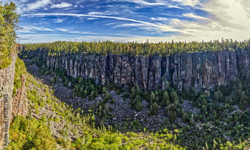 Fototapeta Naklejka Na Ścianę i Meble -  Panoramic view of the 800 m long Ouimet Canyon, Thunder Bay, ON, Canada