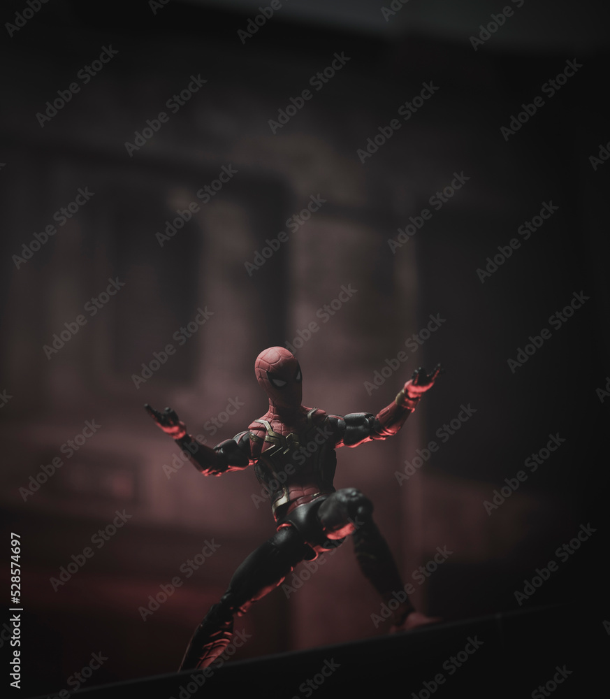 Obraz premium NEW YORK USA, SEPT 5 2022: Marvel comics superhero Spiderman in action - Hasbro action figure