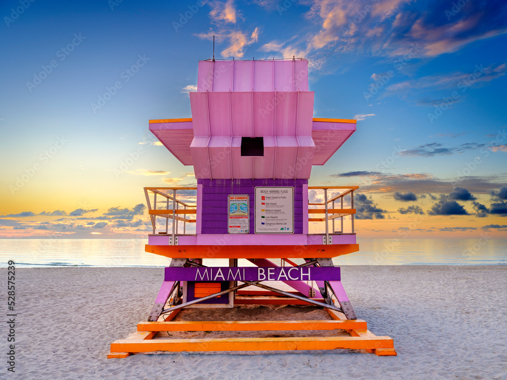 Naklejka premium Lifeguard House,Sunrise.South Beach,.Miami Beach.Miami,Florida,USA