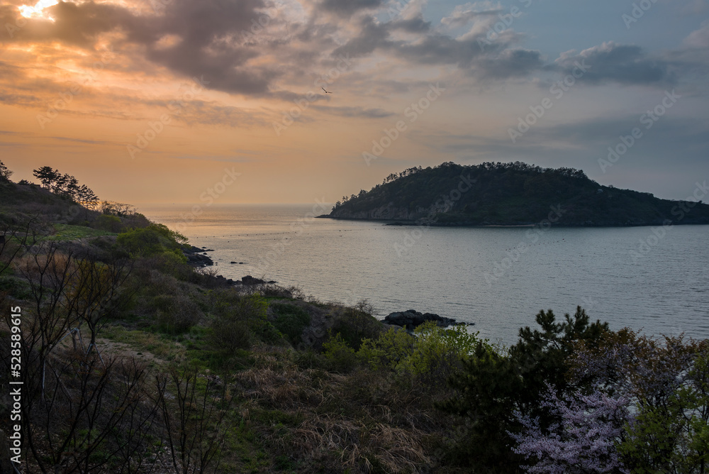 영광 백수해안도로 절벽 밑에서 본 서해의 저녁풍경 영광 백수해안도로 절벽 밑에서 본 서해의 저녁풍경