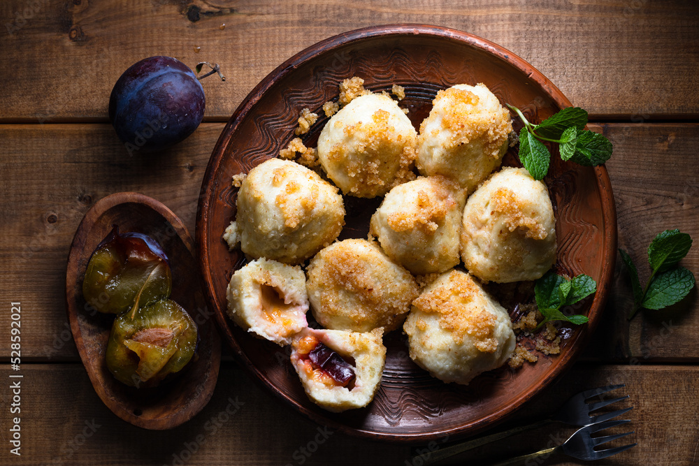 Hombovci. Hungarian cuisine. Ukrainian cuisine Hombovci. Hungarian cuisine. Ukrainian cuisine