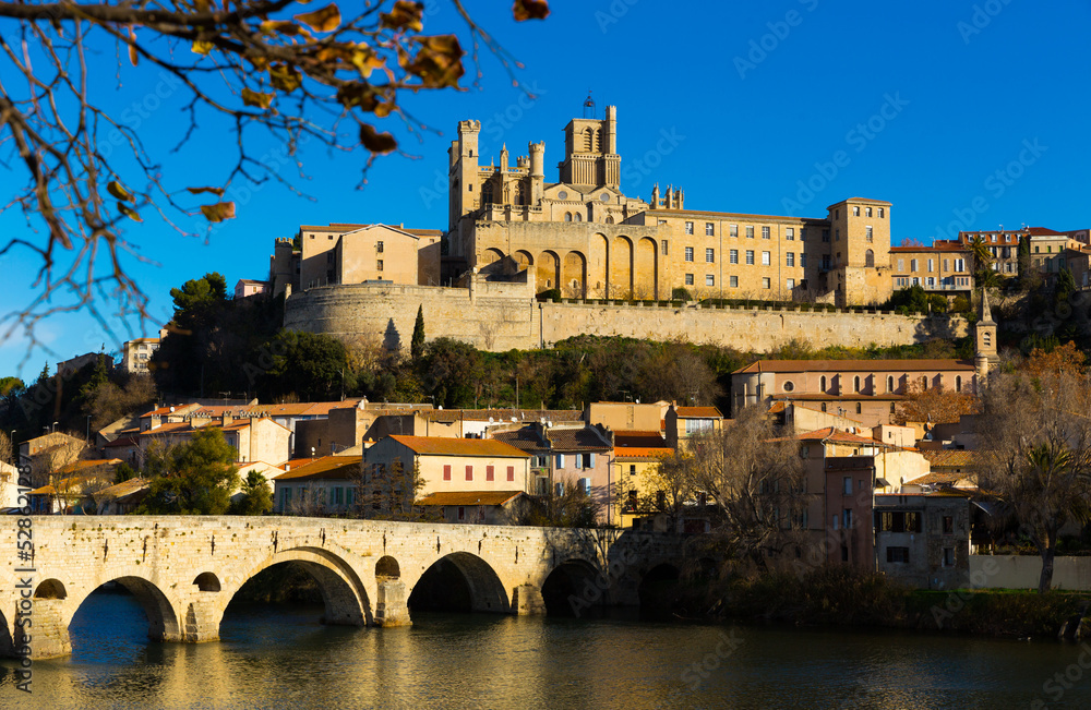 Image of Pont Vieux and St Nazaire Cathedral in Beziers overlooking the River Orb