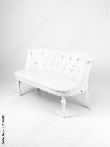 Obraz na płótnie White skin sofa on white background w salonie