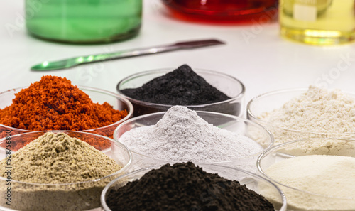 Bilde på lerret pigments for coloring, colored iron oxide, in petri dish, laboratory, precision