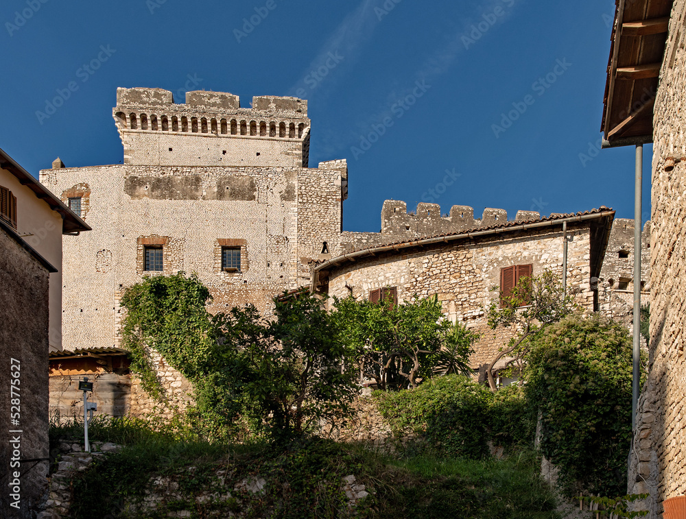 Burg in der Altstadt von Sermoneta in Latium in Italien