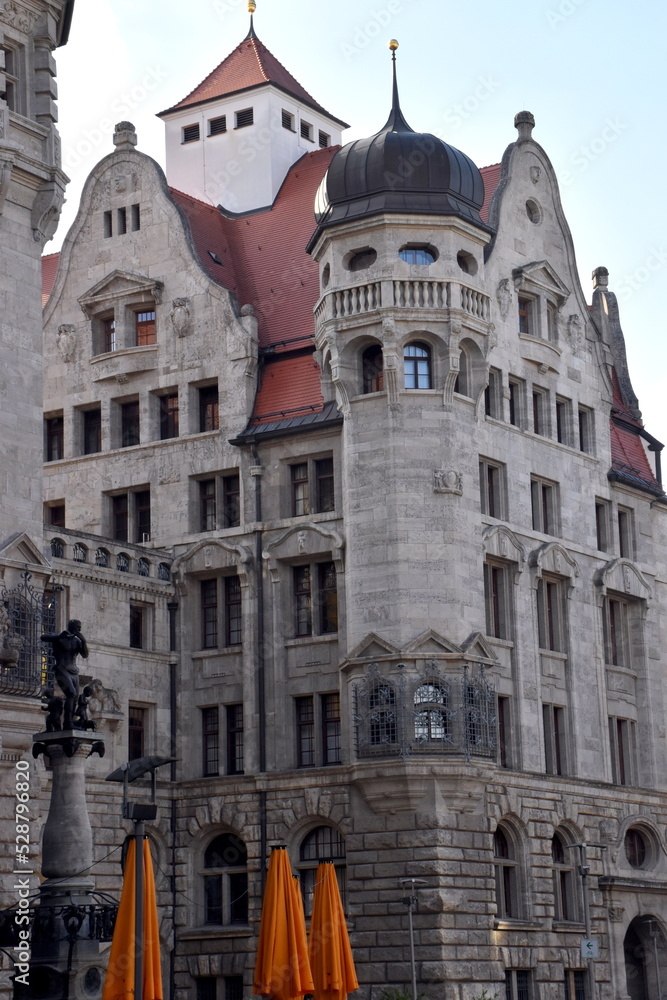 Fototapeta premium Neues Rathaus in der Altstadt von Leipzig